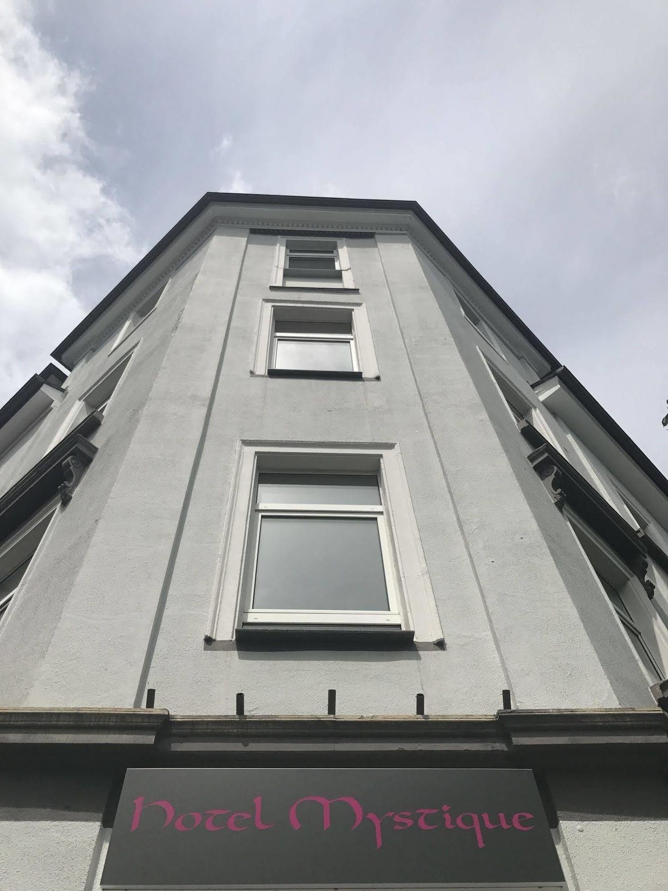 Smarthotel Mystique Self Check-In Бад-Хомбург-фор-дер-Хёэ Экстерьер фото